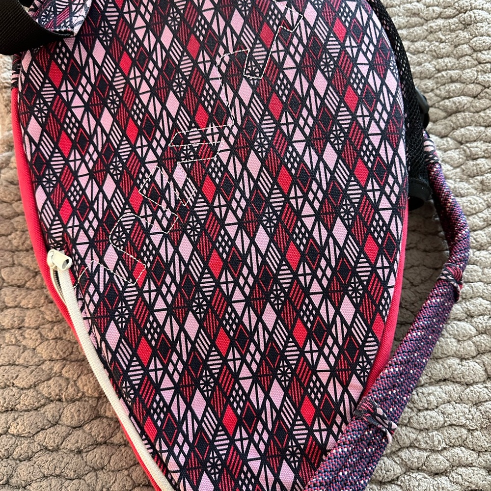Pink Crossbody Kavu Bag In Classic Teardrop Shape - Picture 4 of 5